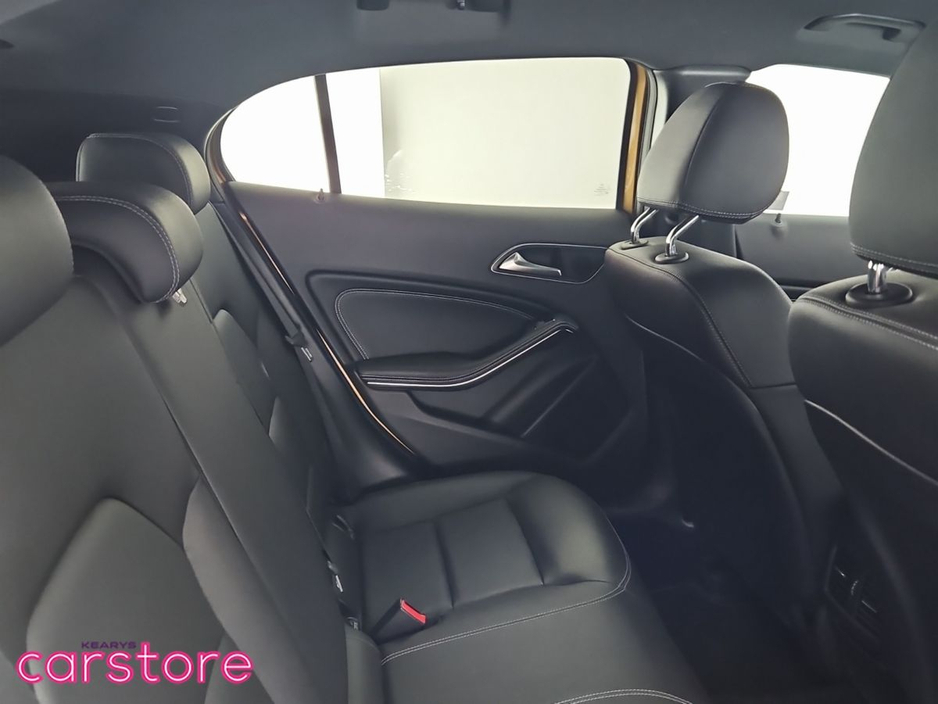 Mercedes-Benz GLA Class 1.6 Auto — thumbnail 10