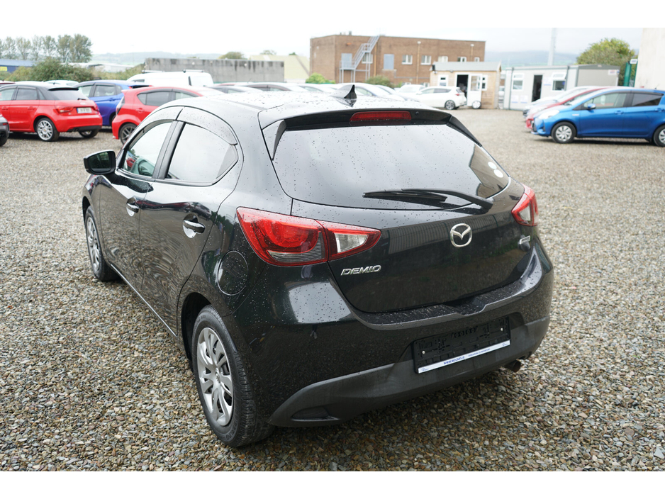 Mazda Demio — thumbnail 6