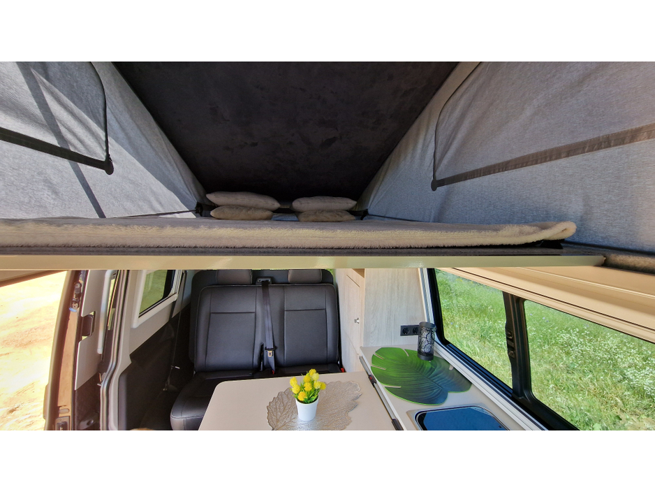 2020 Volkswagen Transporter Kombi 2L Diesel For Sale Images