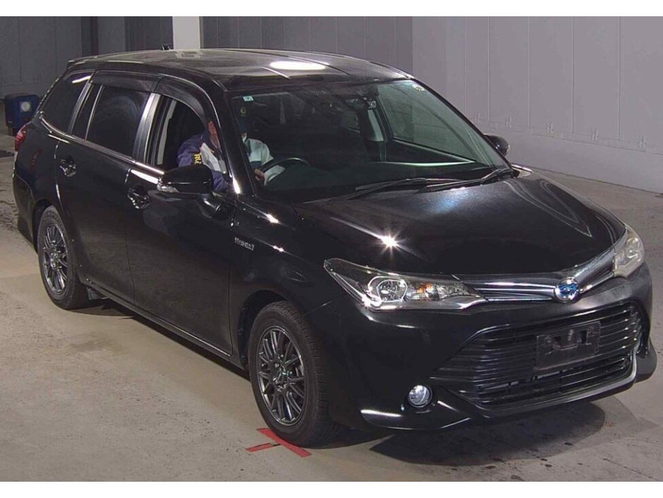 Toyota Corolla 1.5 Corolla Fielder Petrol Hybrid Auto — thumbnail 2