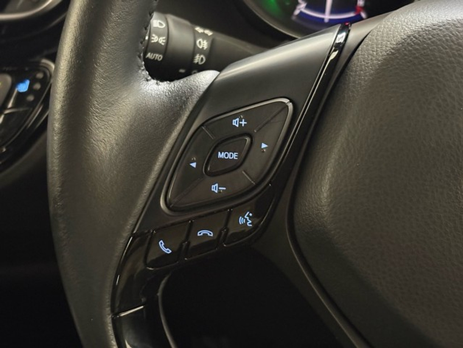 Toyota C-HR — thumbnail 16