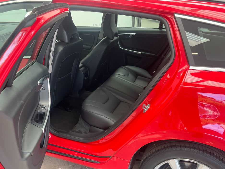 2017 Volvo V60 2L Diesel For Sale Images