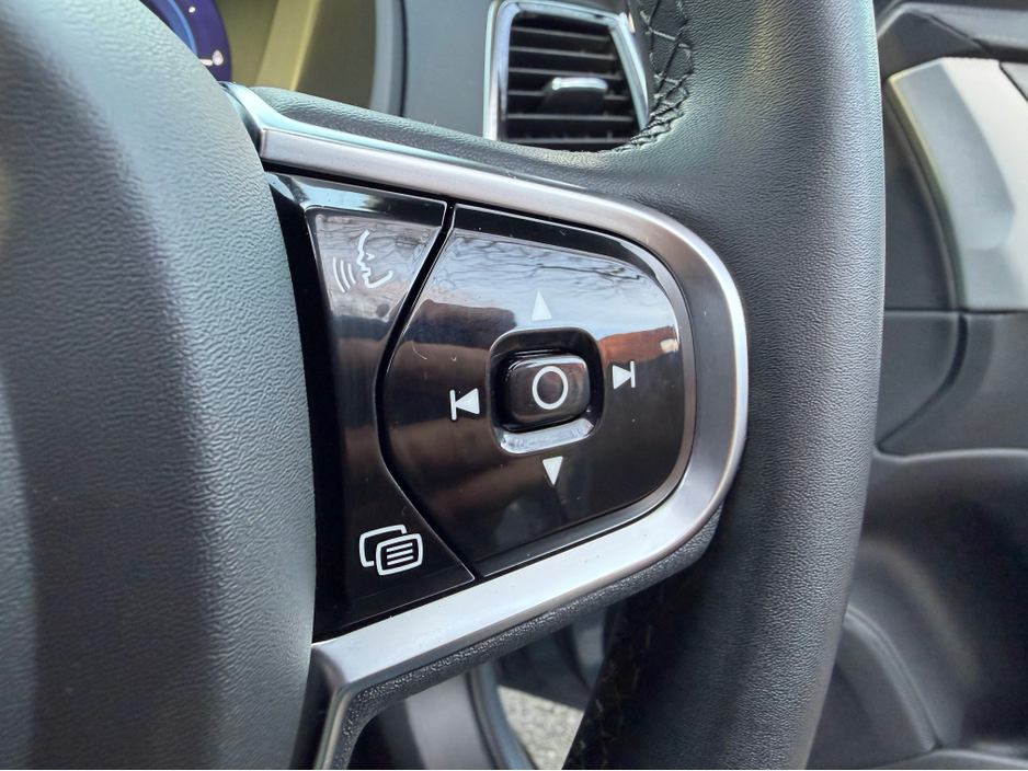 2023 Volvo XC90 2L Petrol Plug-in Hybrid For Sale Images