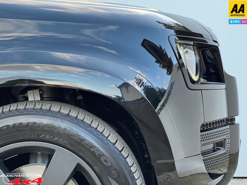 2025 Land Rover Defender 3.0L Diesel For Sale Images