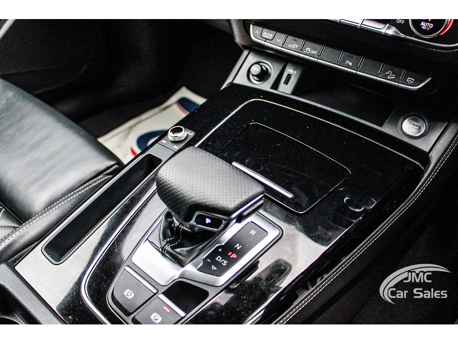2023 Audi Q5 2L Petrol Hybrid For Sale Images