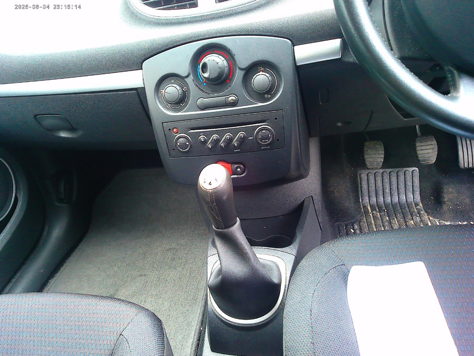2006 Renault Clio 1.1L Petrol For Sale Images
