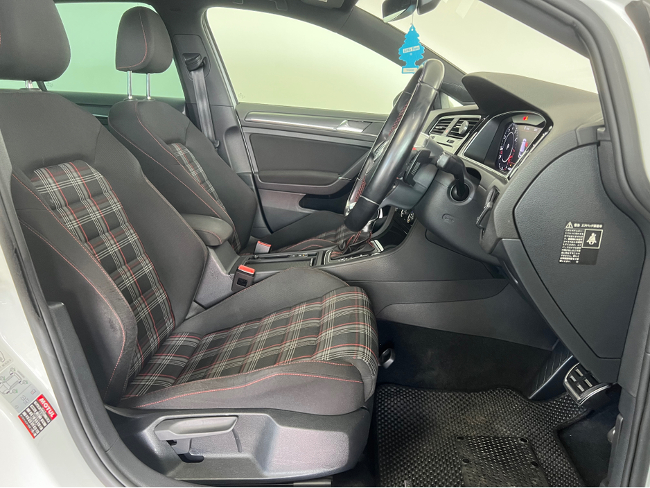 2017 Volkswagen Golf 2.0L Petrol For Sale Images