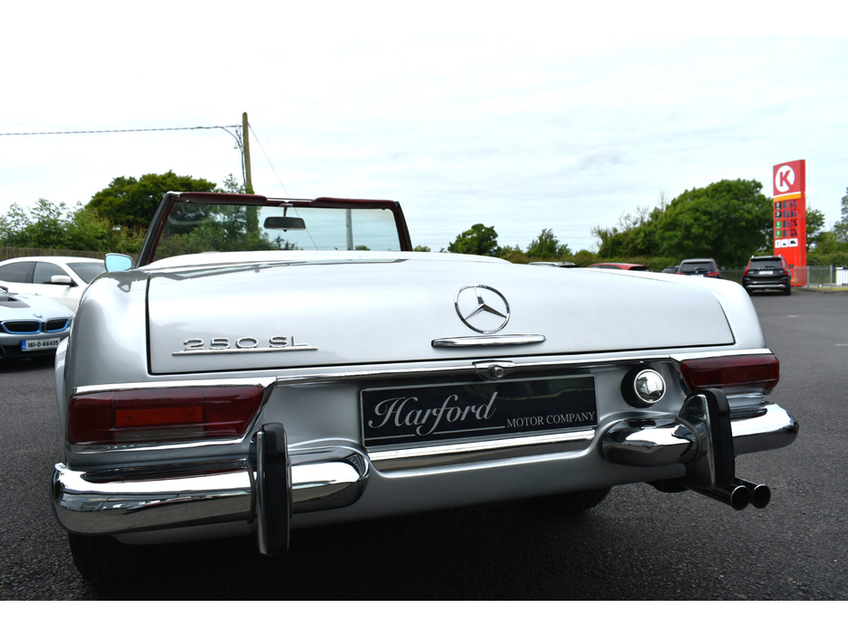 1967 Mercedes-Benz 250 2.5L Petrol For Sale Images