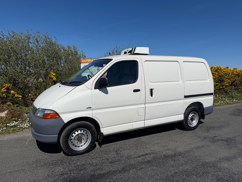 2005 Toyota Hiace 2.5L Diesel For Sale Images