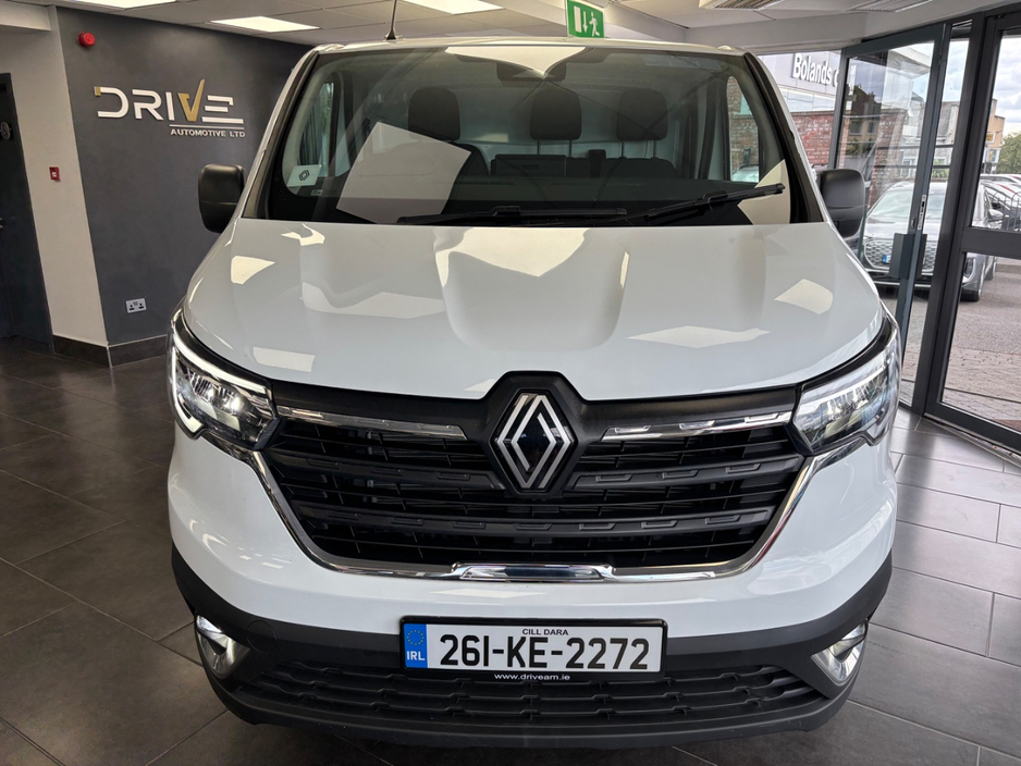 2026 Renault Trafic 2L Diesel For Sale Images