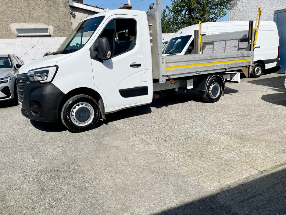 2022 Renault Master 2.3L Diesel For Sale Images