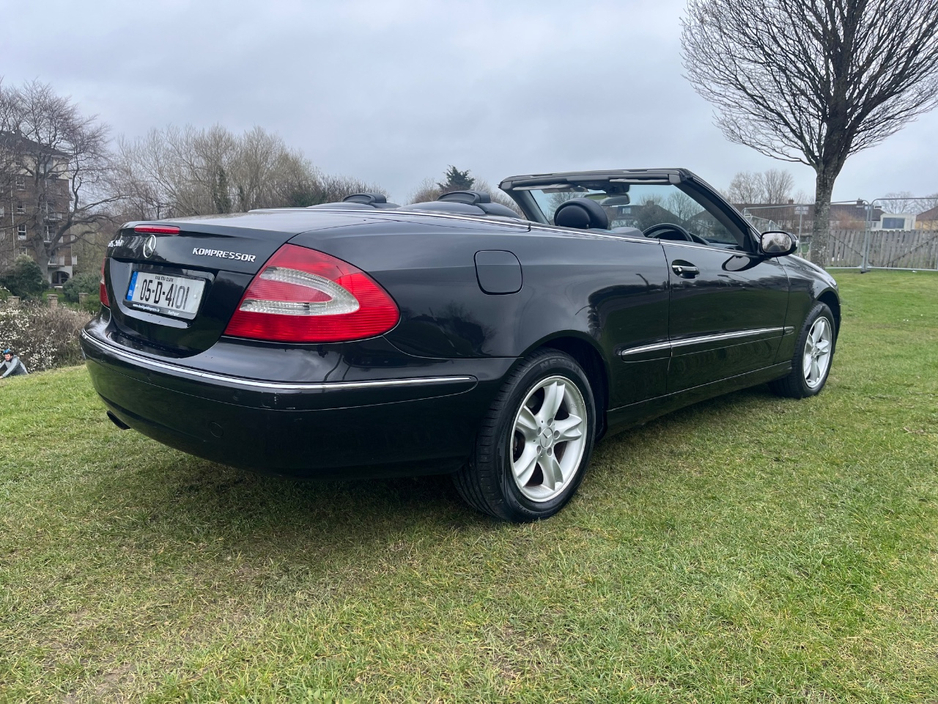 2005 Mercedes-Benz CLK Class 1.8L Petrol For Sale Images