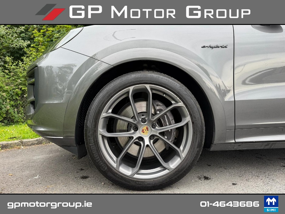 2024 Porsche Cayenne 3L Petrol Plug-in Hybrid For Sale Images