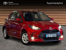 Toyota Yaris HYBRID LUNA // REAR CAMERA // TOYOTA SAFETY SENSE // BLUETOOTH // AIR CON // FULL WARRANTY