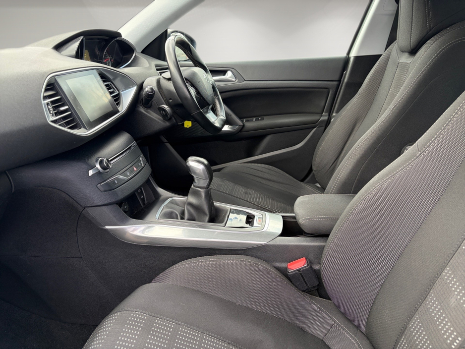 Peugeot 308 ALLURE 1.6 HDI ** TOP SPEC IRISH CAR ** — thumbnail 13
