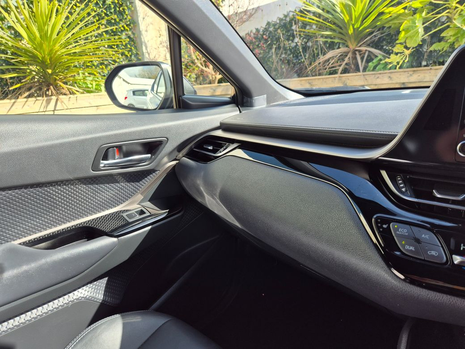 Toyota C-HR 1.8 HYBRID / SOL NERO EDITION WITH SAFETY PACK / TAX €160 — thumbnail 27