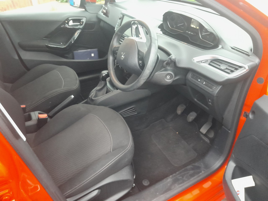 Peugeot 208 ACTIVE 1.2 68 6.2 4DR — thumbnail 13