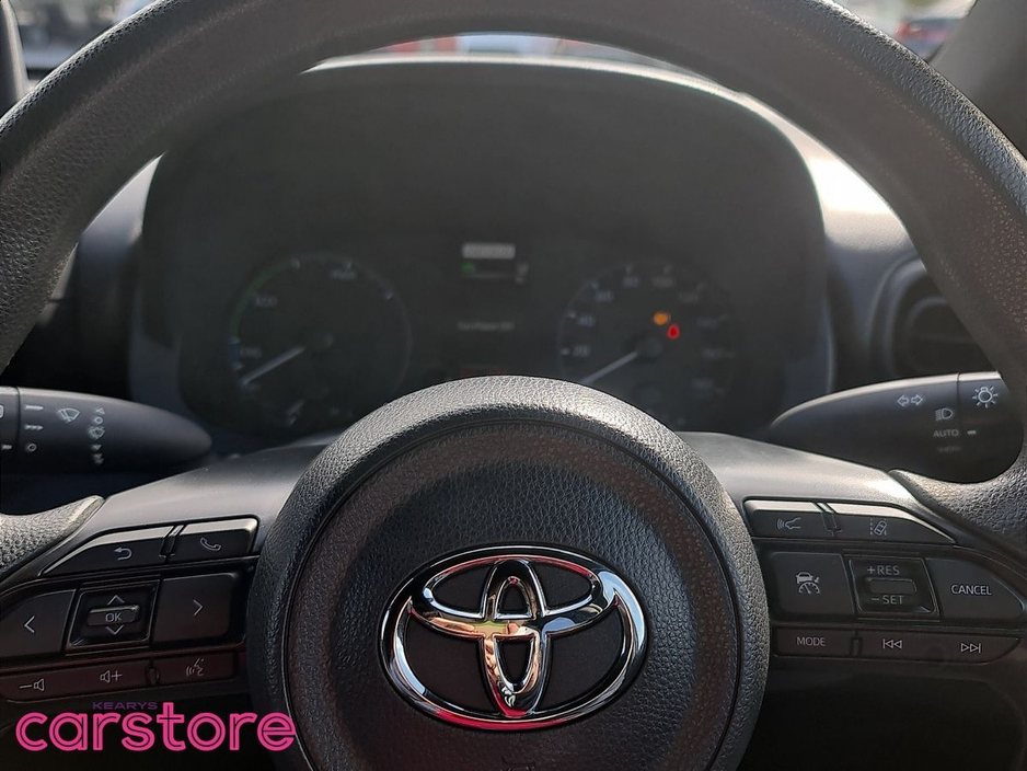 Toyota Yaris Hybrid X — thumbnail 18