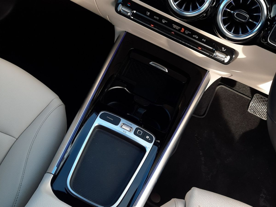 Mercedes-Benz GLA Class GLA 200d Progressive Plus*Beige Leather* — thumbnail 14