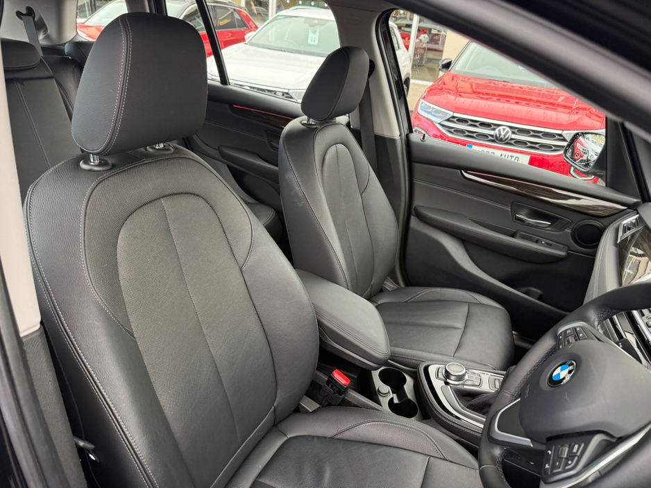 BMW 2 Series LUXURY 7 SEATS 150BHP AUTOMATIC *REAR VIEW CAMERA, 17 " ALLOYS, PARKING SENSORS FRONT & REAR, MEMORY SEATS, LEATHER UPHOLSTERY, 3 STAGE HEATED SEATS, POWERED BOOT LID, DUAL ZONE CLIMATE CONTROL* — thumbnail 10