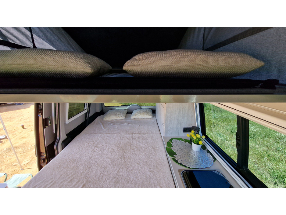 2020 Volkswagen Transporter Kombi 2L Diesel For Sale Images