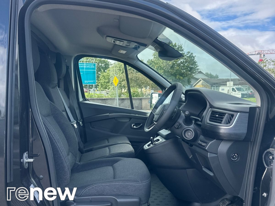2026 Renault Trafic 2L Diesel For Sale Images