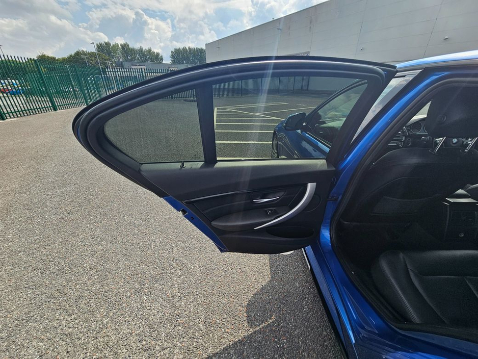 BMW 3 Series 330e , PLUG IN HYBRID, M - SPORT, FULL SERVICE HISTORY, AUTOMATIC, FINANCE, WARRANTY, 5 STAR REVIEWS — thumbnail 15