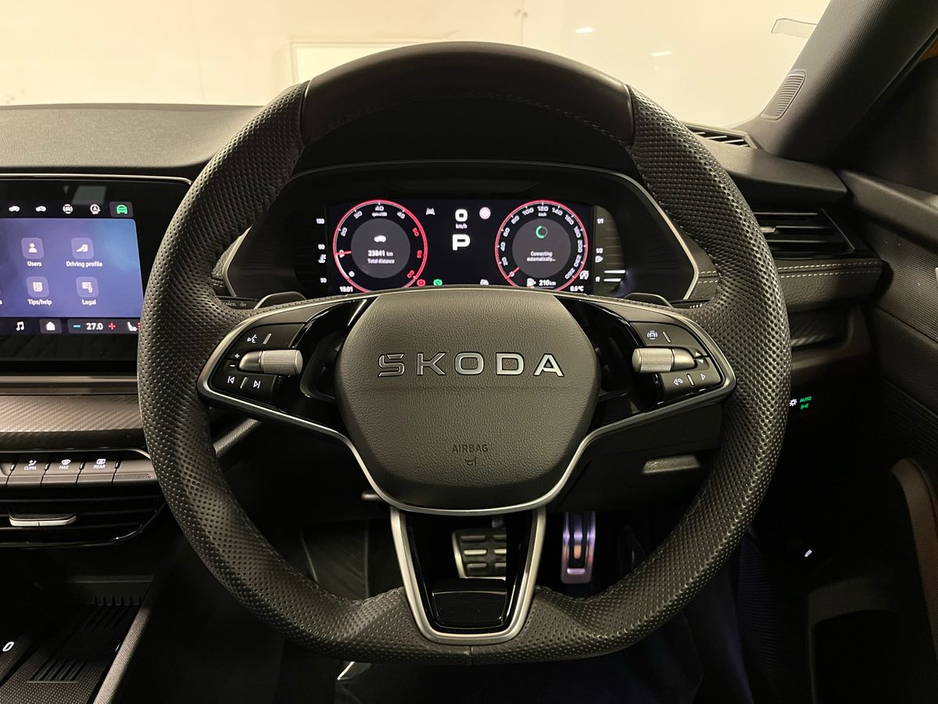 Skoda Octavia Sportline Combi DSG 2.0TDI 150BHP - Reversing Camera - Climate Control - Heated Seats - Cruise Control - Keyless Start - Apple CarPlay/Android Auto — thumbnail 6