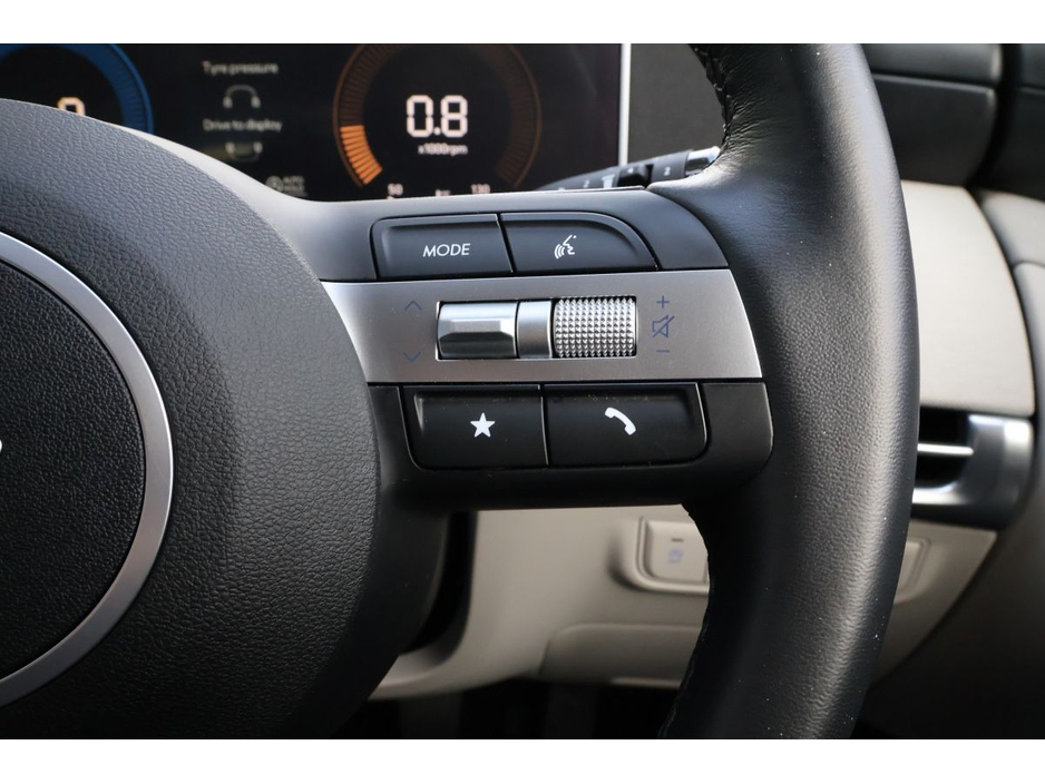 Hyundai Tucson Tucson FL Executive - Special 4.99% APR Finance Available on This Vehicle — thumbnail 13