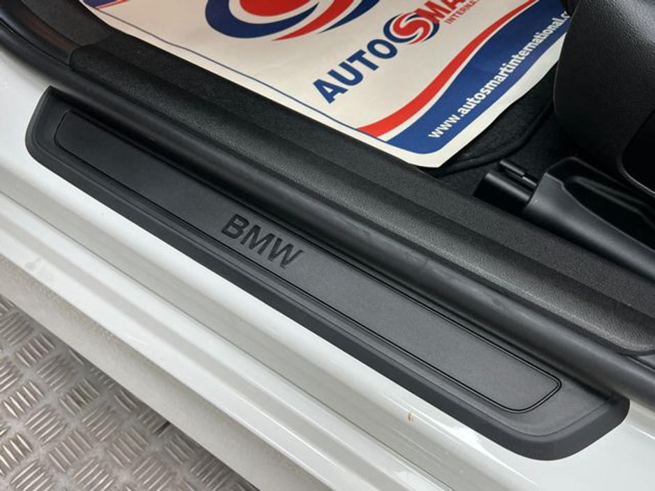 BMW 3 Series 320d xDrive 4WD — thumbnail 21