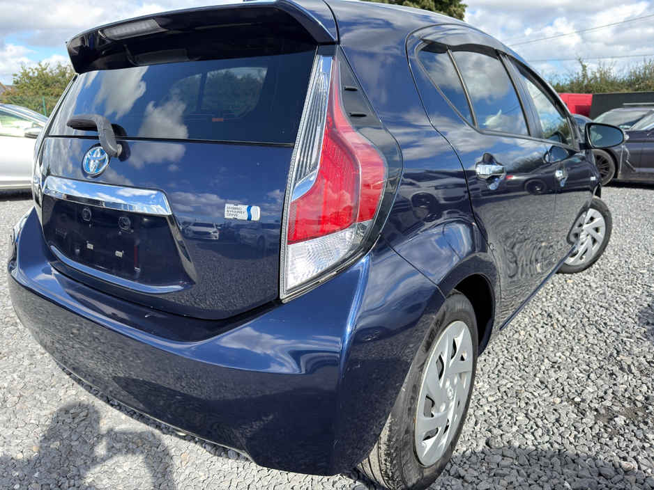 Toyota Aqua 1.5 Petrol Hybrid Automatic Low Km — thumbnail 5