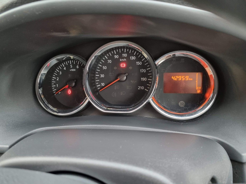 Dacia Sandero 1.1 Alternative Hatchback Petrol Manual (73bhp) — thumbnail 2
