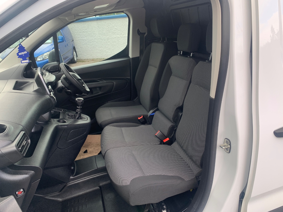 2023 Peugeot Partner 1.5L Diesel For Sale Images