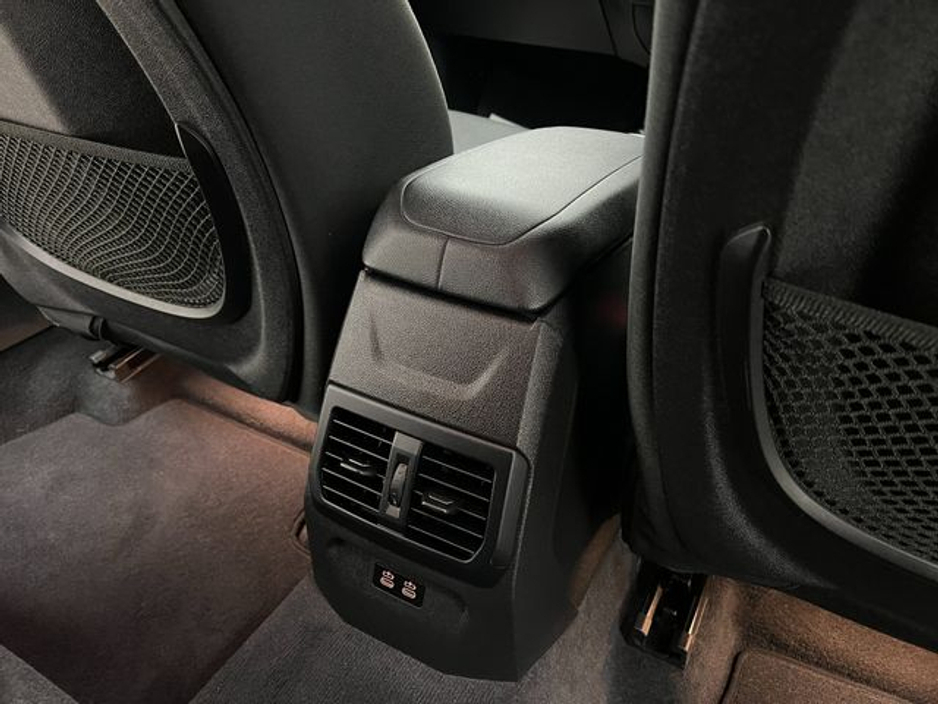 BMW 1 Series 118D PLAY EDITION JOY PLUS Automatic — thumbnail 26