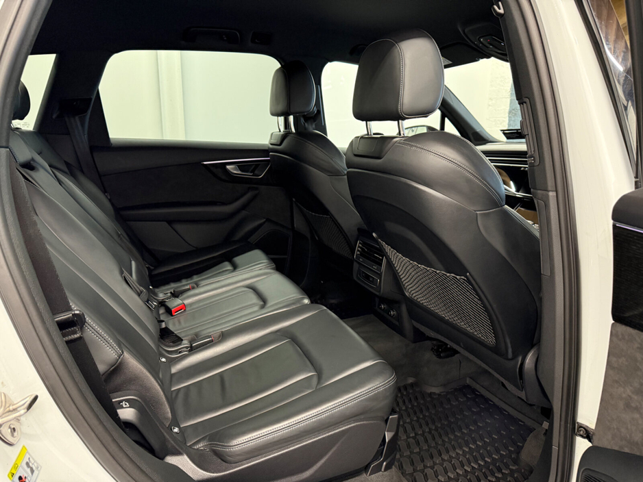 2021 Audi Q7 3L Petrol Hybrid For Sale Images