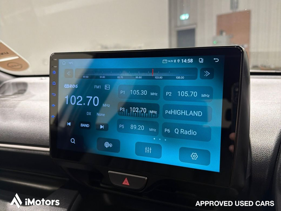 Toyota Yaris AUTOMATIC HYBRID X — thumbnail 25