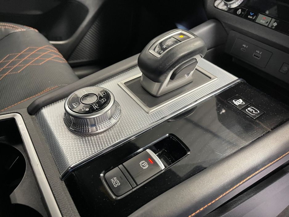 2022 Mitsubishi Outlander 2.4L Petrol Plug-in Hybrid For Sale Images