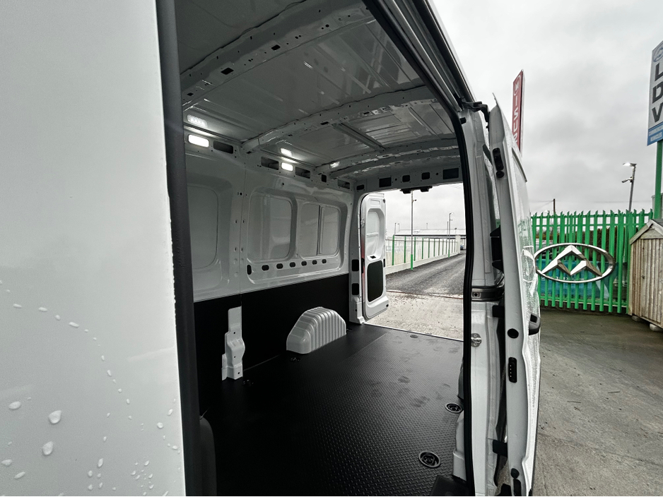 2025 Maxus Deliver 9 2.0L Diesel For Sale Images
