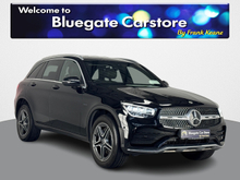 Mercedes-Benz GLC Class 300 AMG LINE - FULL BLACK LEATHER INTERIOR**NEW 20" AMG ALLOY WHEELS**4 WHEEL DRIVE**FRONT HEATED SEATS**FRONT/REAR PARKING SENSORS**REVERSE CAMERA**APPLE CARPLAY*ANDROID AUTO**DUAL CLIMATE CONTROL**