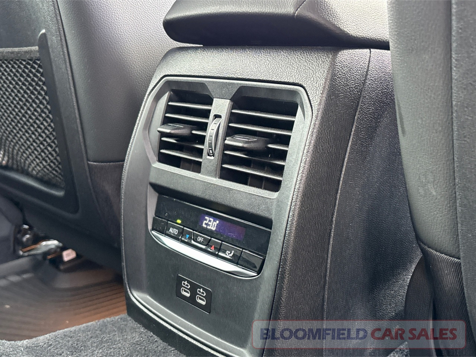 BMW 3 Series X-DRIVE, M-SPORT TOURING , AUTO // LOW MILEAGE — thumbnail 32