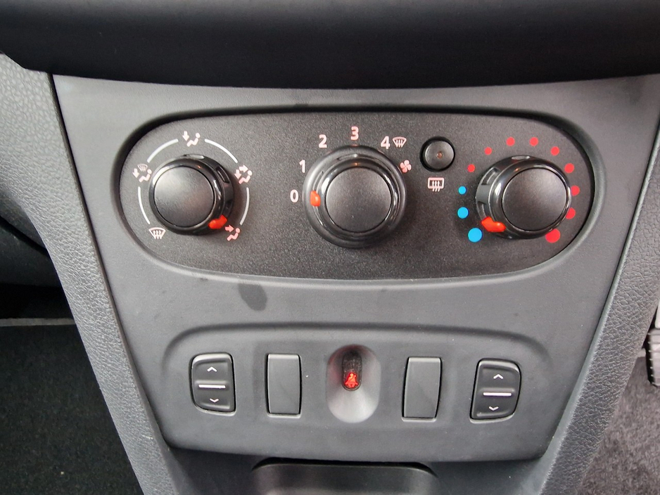 2016 Dacia Sandero 1.1L Petrol For Sale Images
