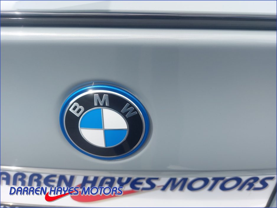2025 BMW 5 Series 2.0L Hybrid For Sale Images