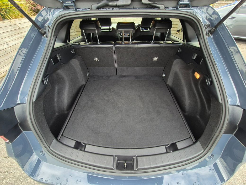 Toyota Corolla 1.8 HYBRID / WXB SPORT / HIGH SPEC / TAX €160 — thumbnail 9