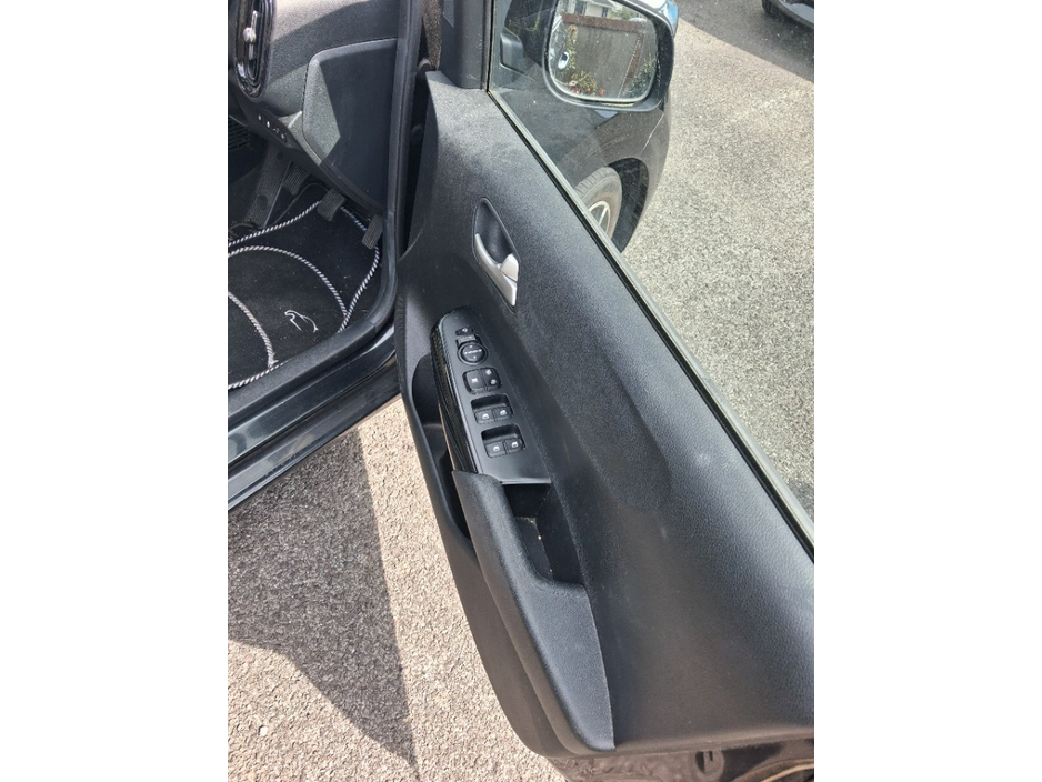 Kia Picanto 1.0 EX 5DR — thumbnail 9