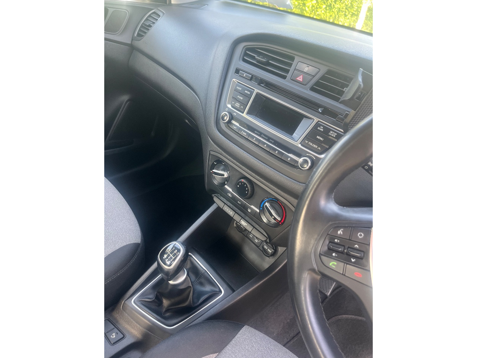 Hyundai i20 SE MPI 99BHP 5DR — thumbnail 11