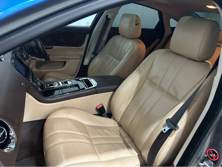2016 Jaguar XJ 3L Diesel For Sale Images