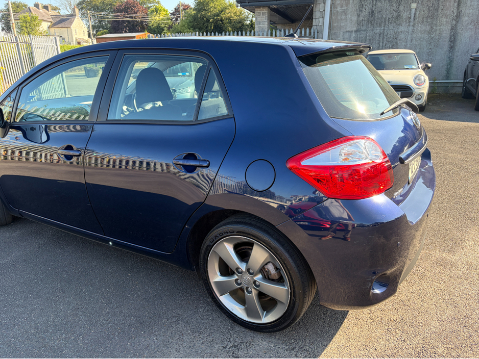 2012 Toyota Auris 1.8L Petrol Hybrid For Sale Images