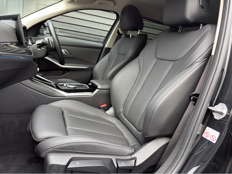 BMW 3 Series SPORT AUTO — thumbnail 14