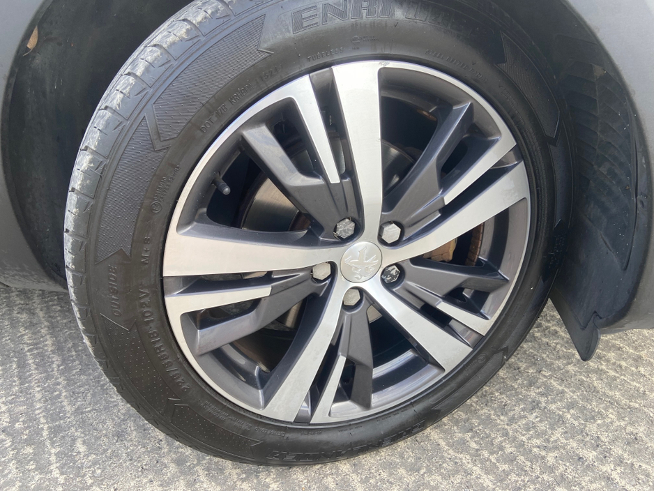 2021 Peugeot 5008 1.5L Diesel For Sale Images