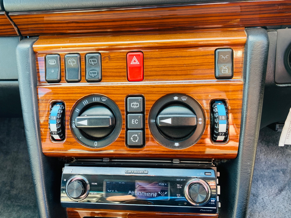 1995 Mercedes-Benz E Class 2.8L Petrol For Sale Images